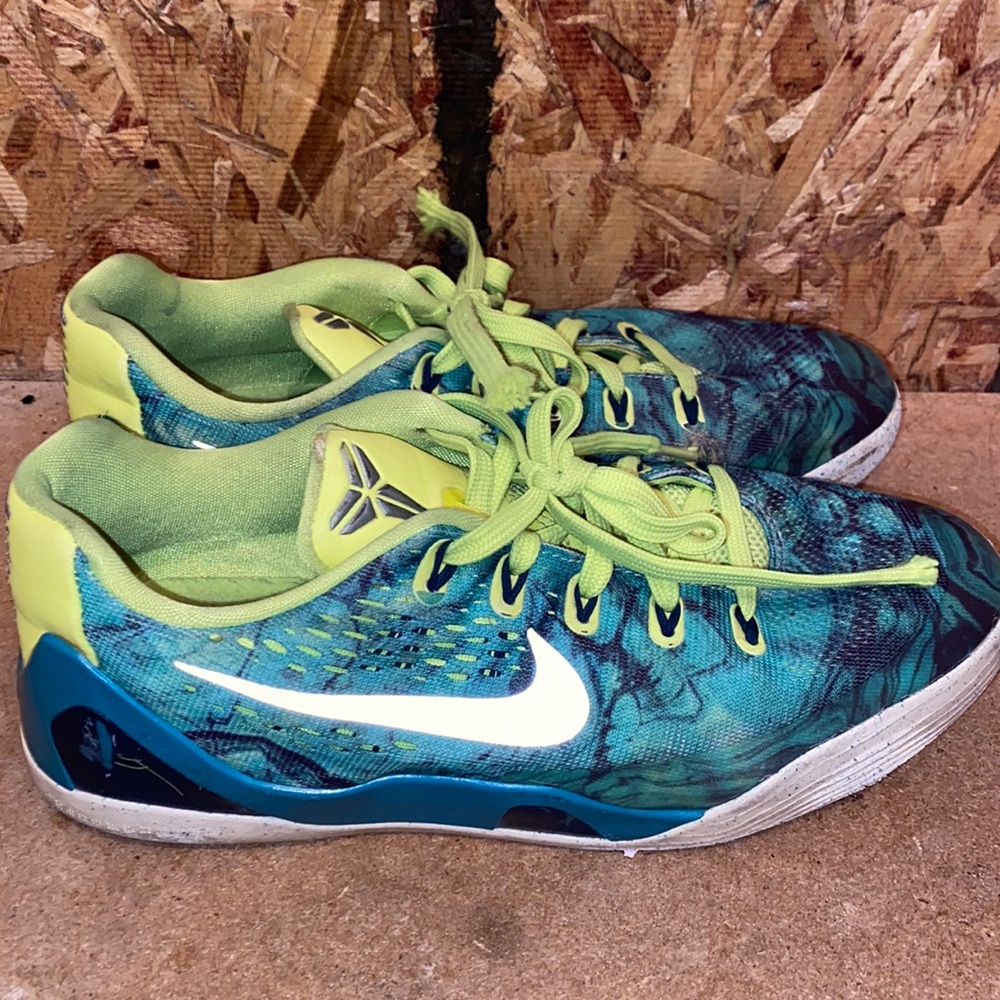 Nike Kobe 9 Easter GS Basketball Shoes youth Size 7
